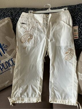 INC white capris